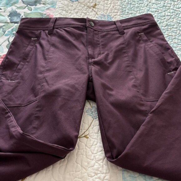 Stio Women's Straight Leg Active Wear Pants w Zippered Pockets in Maroon - Picture 1 of 10